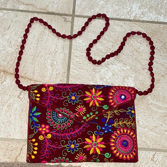Brand new cloth handbag with beautiful thread work - Picture 1 of 3
